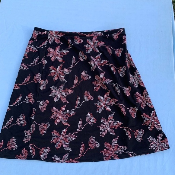 Vintage Express Cross Stitch Black Floral Embroidered Pencil Skirt Medium‎ Pink - Picture 1 of 6